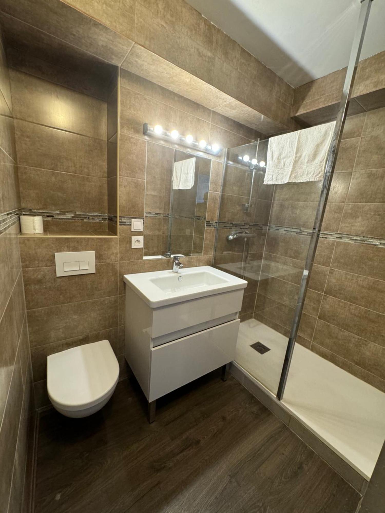 Appartement Terrasse Au Coeur De Valence 54 Екстериор снимка