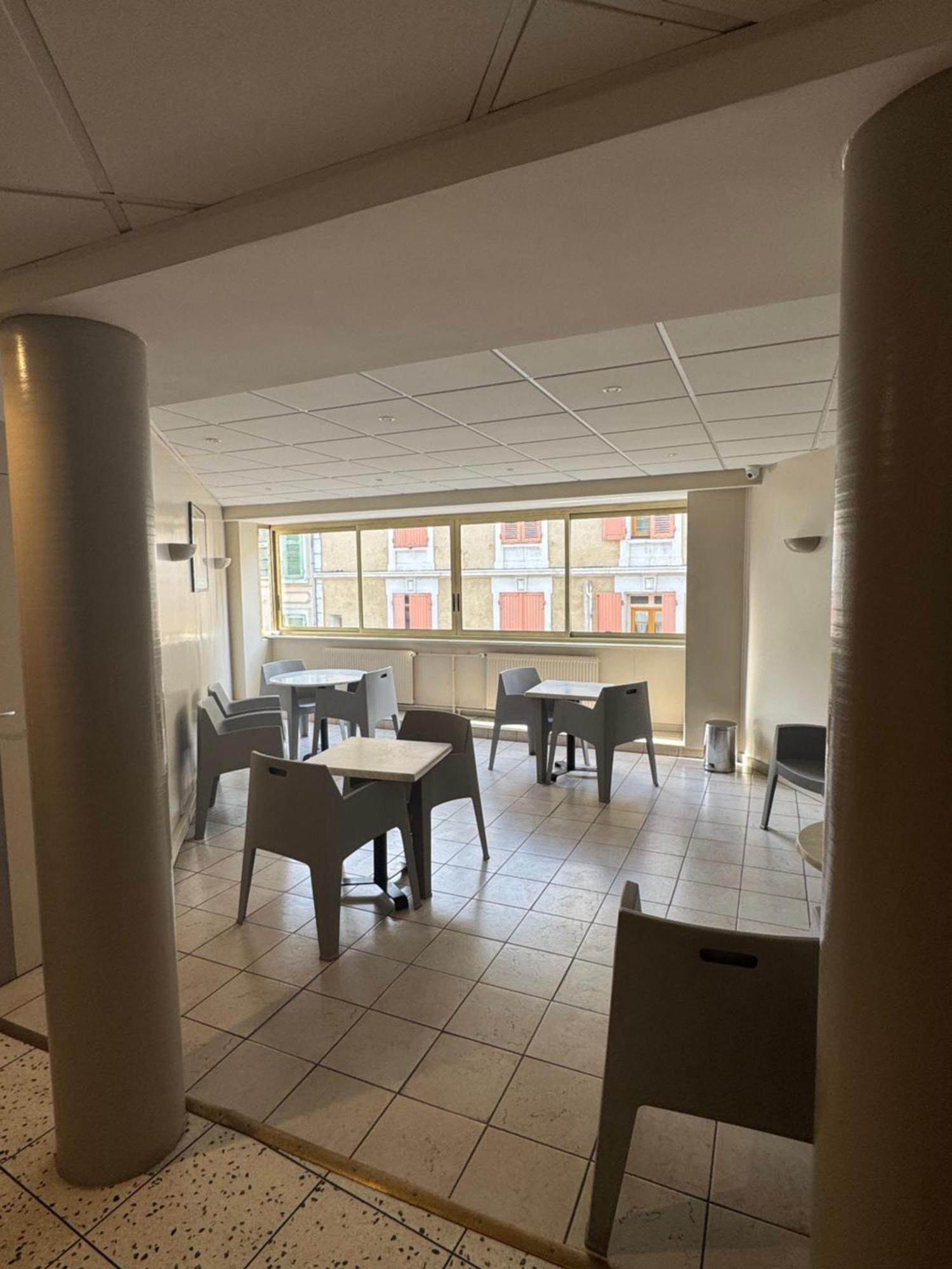 Appartement Terrasse Au Coeur De Valence 54 Екстериор снимка